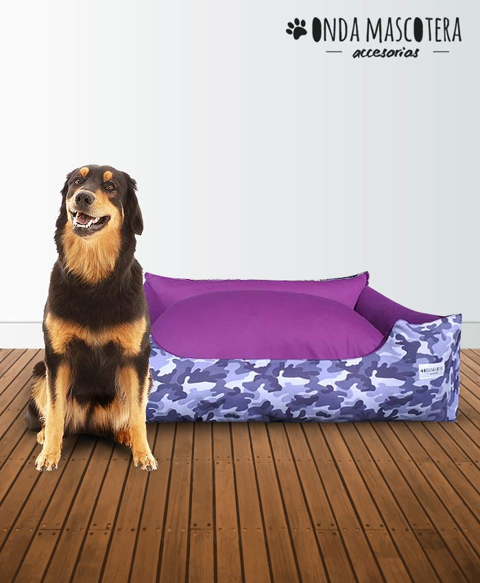 Camita onda mascotera army camuflada en tono violeta reversible para perros y gatos