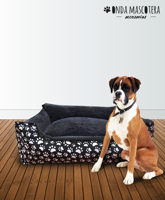 Perro de raza boxer en Cama sillon reversible y extensible paws, estampado huellitas con peluche Onda Mascotera