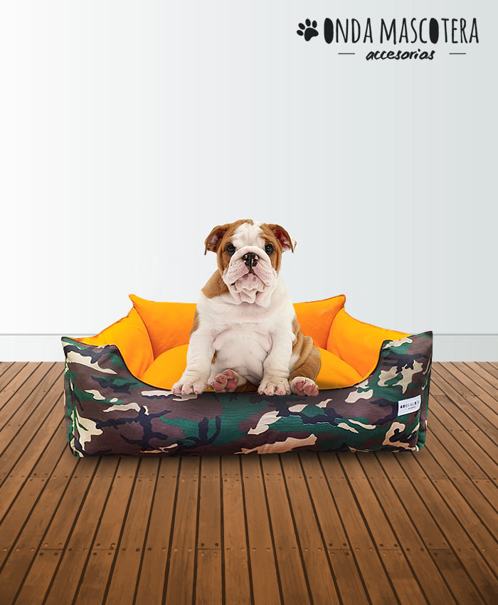 Cama sillon reversible  camuflado verde con naranja Onda Mascotera bulldog 